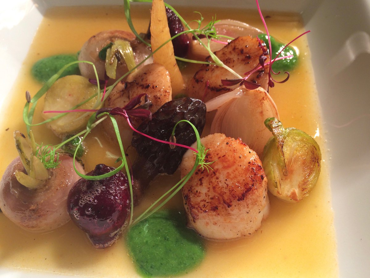Croft1825's tweet photo. One of my new dishes @Croft1825 @CroftHotel #foodporn scallops,crab and baby vegetable  broth #seafood https://t.co/njPnnBi0l2