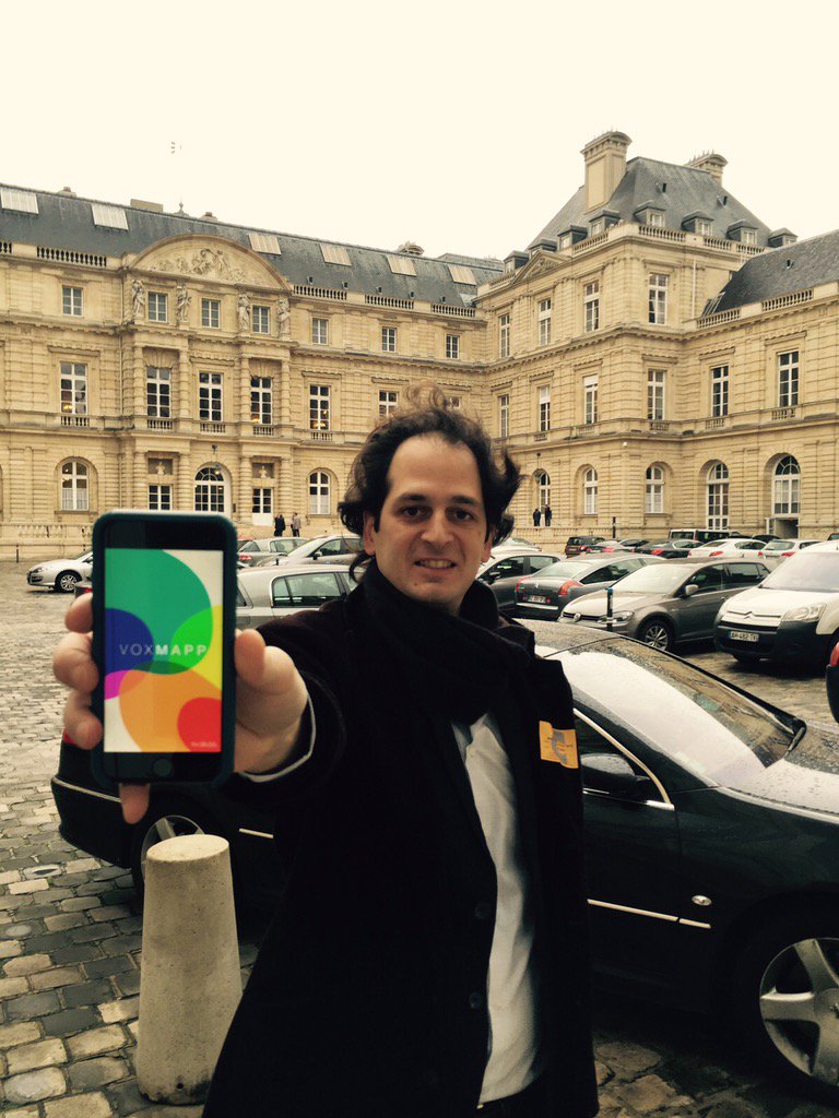 LDelesgues's tweet photo. #Voxmapp #prixdelinnovation #sénat remise des prix ça commence... https://t.co/XBJsvqBeVQ