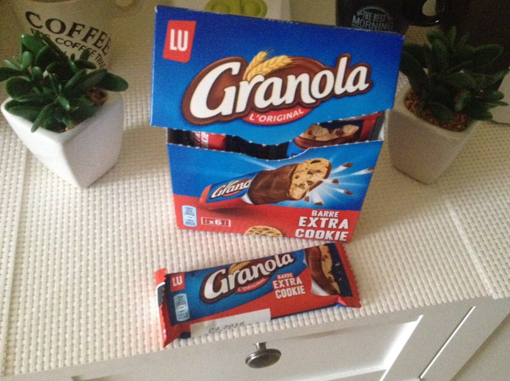 FaFeisa's tweet photo. #ExtraBarre C'est Super Bon 😃 🍪🍫 Merci @Granola https://t.co/owh4GHFdOh