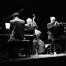 PalladiumVaxjo's tweet photo. Jazzåret 2016 inleds med Jan Allan Georg Riedel &amp; Mathias Landeus i kväll kl 19 Biljetter säljs i dörren från 18.30 https://t.co/k8E4MMepIh