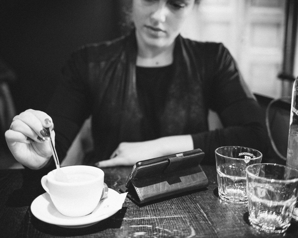 itZbcause's tweet image. Met @bobbylisa foto's maken. De bookcases van itZbcause kan je ook makkelijk neer zetten om makkelijk foto's of vid…