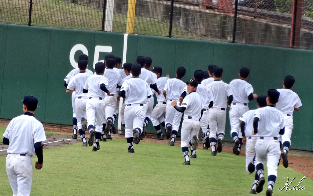 Haluhi 愛知高校野球 中学野球 中部大第一 13夏の愛知大会 ベスト4 15春季愛知県大会 初優勝 練習試合での一コマ イニングの合間に ポール間ダッシュ 腕立て伏せ スタンドでは肩車スクワット 中部 T Co Xx6nuvdbxy
