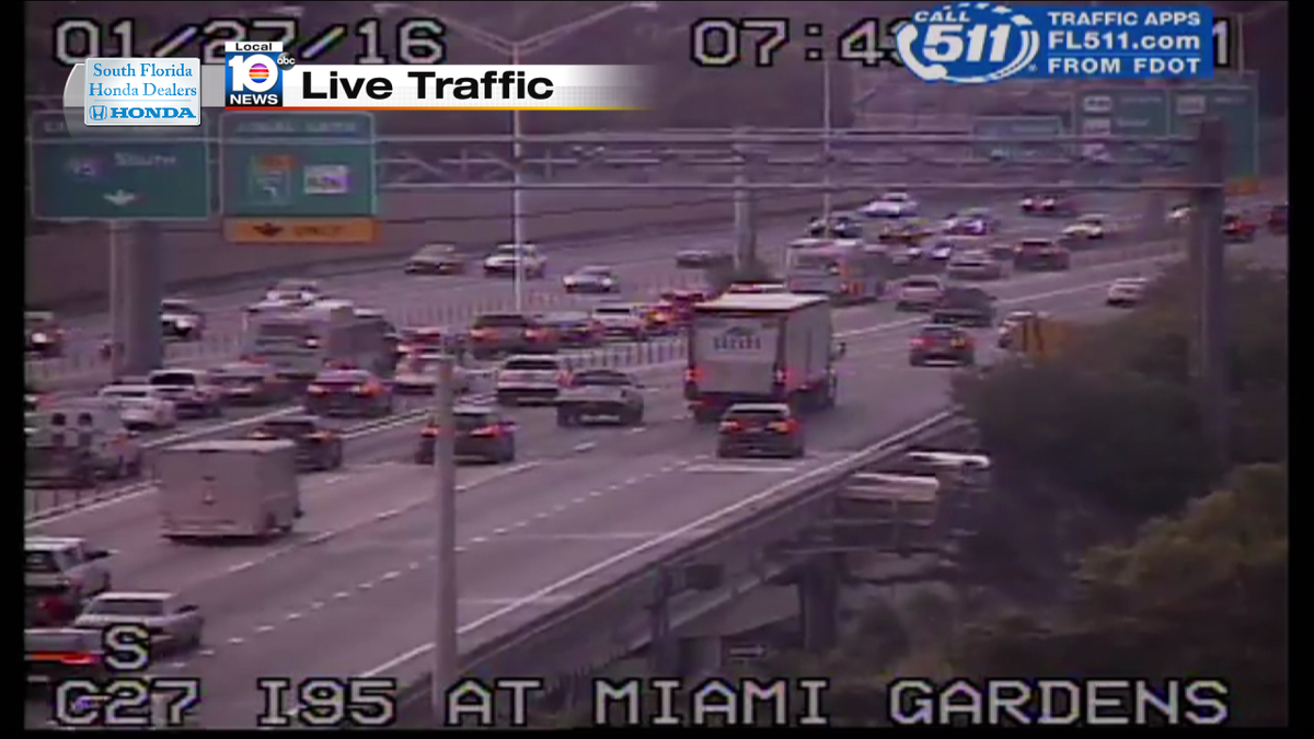 Crash on I-95 SB and Miami Gardens Dr #TRAFFIC #MIAMI https://t.co/XoIpj8l3Dd