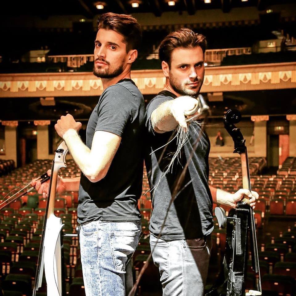 2CELLOS_Russia's tweet photo. #2cellos #lukasulic #stjepanhauser #dusankranjc #live https://t.co/MLE8tdtDEy