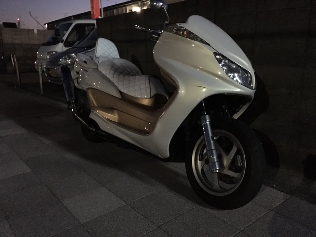 grandmajsty's tweet photo. #グランドマジェスティ #拡散希望 #絶好調# 不具合なし 大阪 .兵庫 .関西 .エンジンリコール. 48000キロ .自賠あり. カスタム多数. 現車確認可 .3N. https://t.co/b6atzt9geq