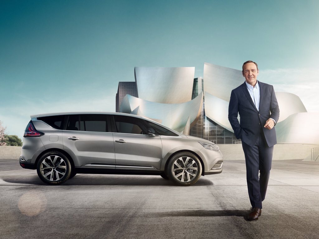 FranceAutoActu's tweet photo. Bravo a @renault_fr et cette belle performance au #FIA2015 avec 2 récompenses ! @KevinSpacey #plusbellevoiture2015 https://t.co/IQrXEvDP3C