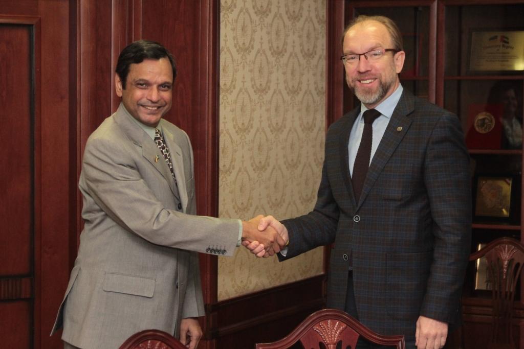 Meeting with the Ambassador of Pakistan <a href="/UkrainianCCI/">UCCI</a> <a href="/gchyzhykov/">Gennadiy Chyzhykov</a>