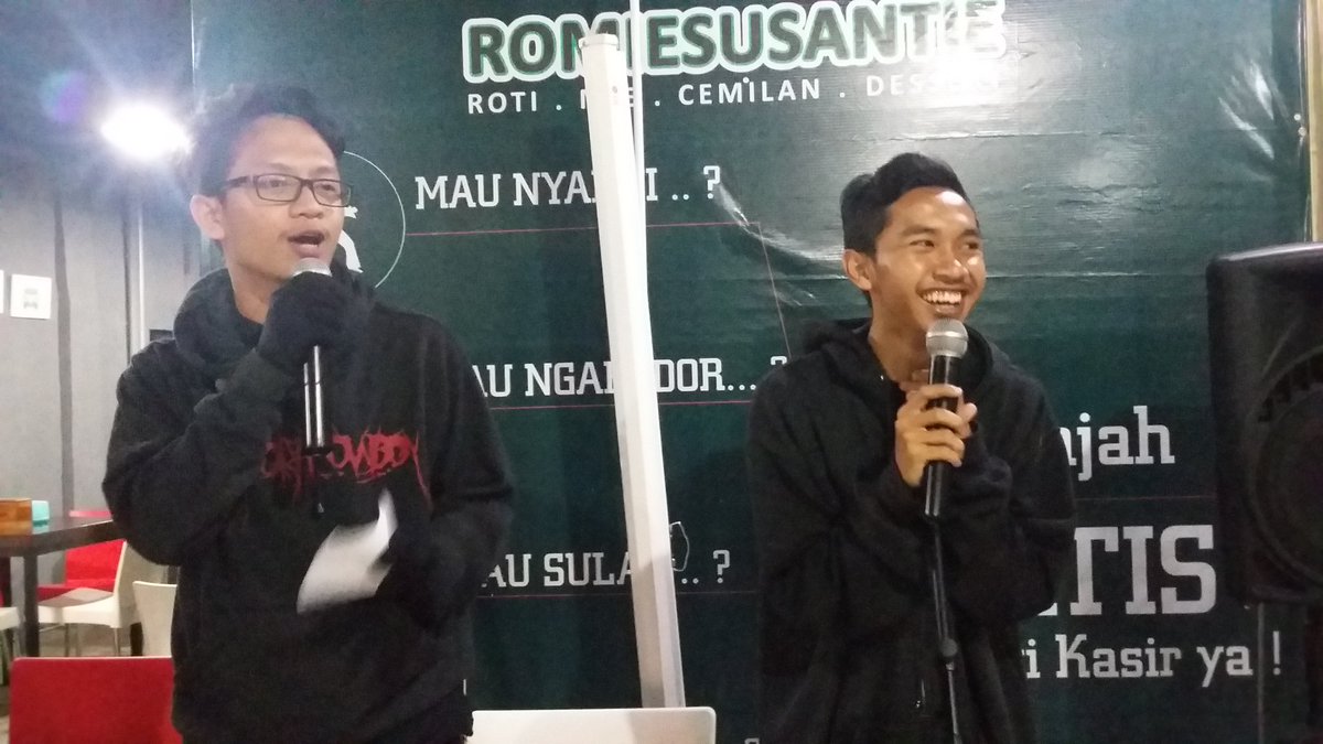 Openmic di <a href="/RomieSusantie/">ROMIE Susantie</a> udah d mulai nih di pandu MC fajar &amp; <a href="/IkhsanErdiansy/">ikhsan erdiansyah</a> #tasiktertawa