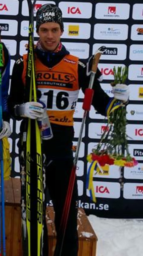 TeamTricepz's tweet photo. Det är inte lätt att komma ihåg åt vilket håll man håller blombuketten när det var ett tag sen man stod på pallen 😄 https://t.co/Yf8NP7MzMJ