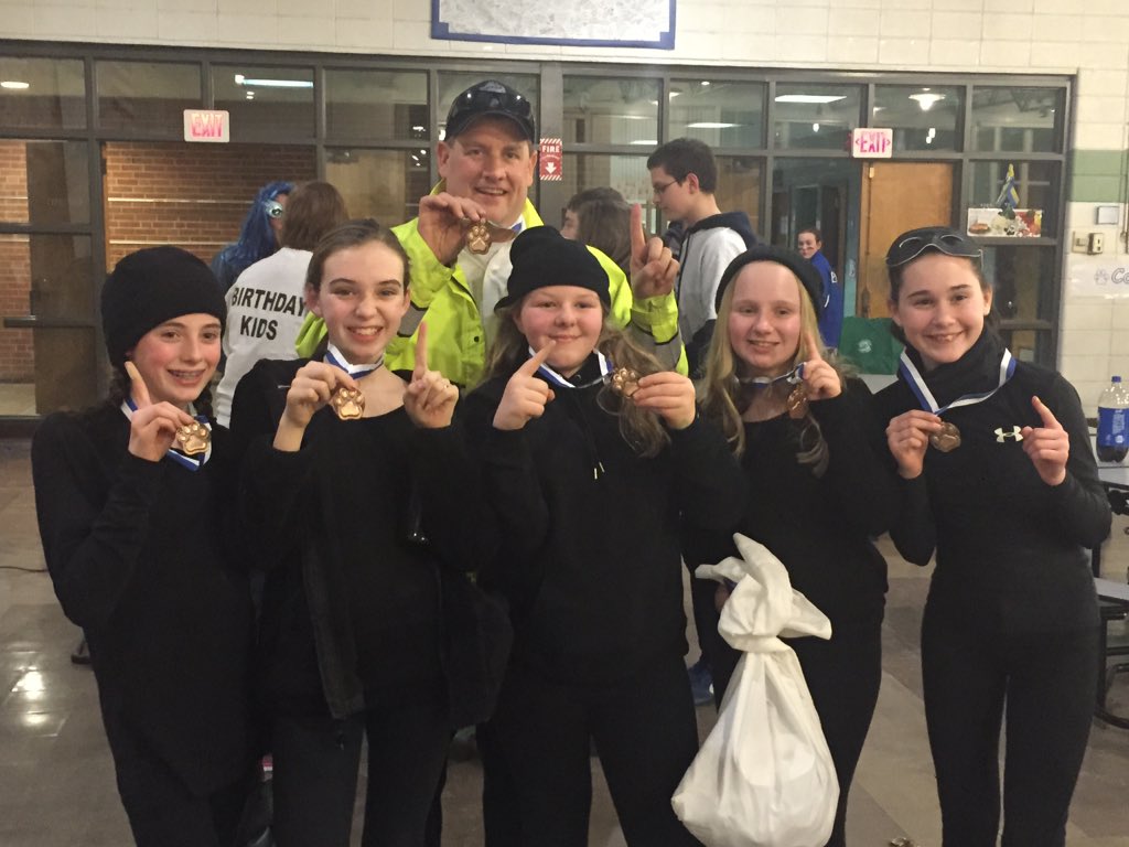 EastMSBraintree's tweet image. East Cougar Bowl winners...Cop and Robbers! Proceeds support the Cougar Cares fund. #Eastcares #TriviaMasters