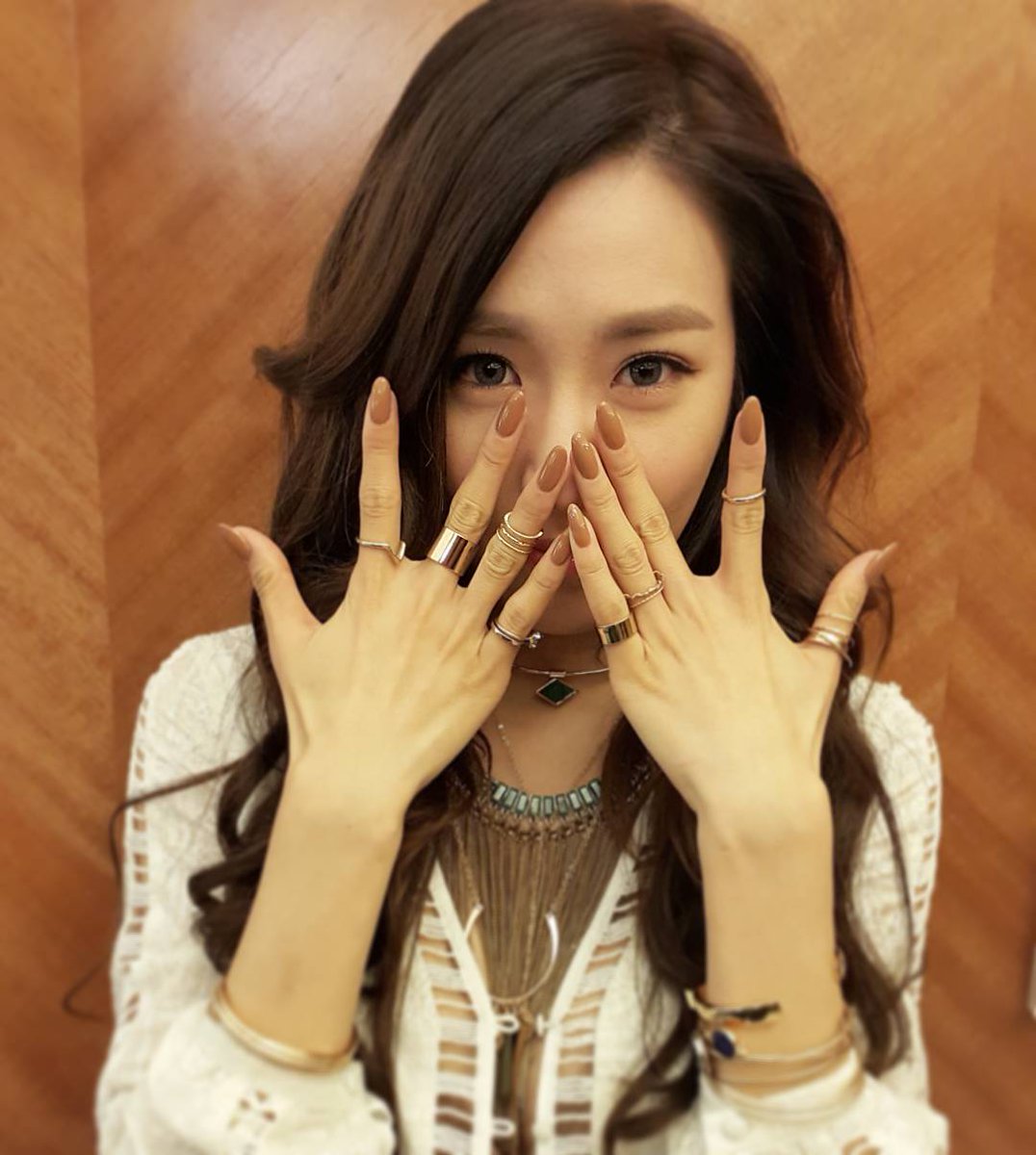 [OTHER][17-09-2014]Tiffany gia nhập mạng xã hội Instagram + Selca mới của cô - Page 8 CZux-wZWkAAJVW1