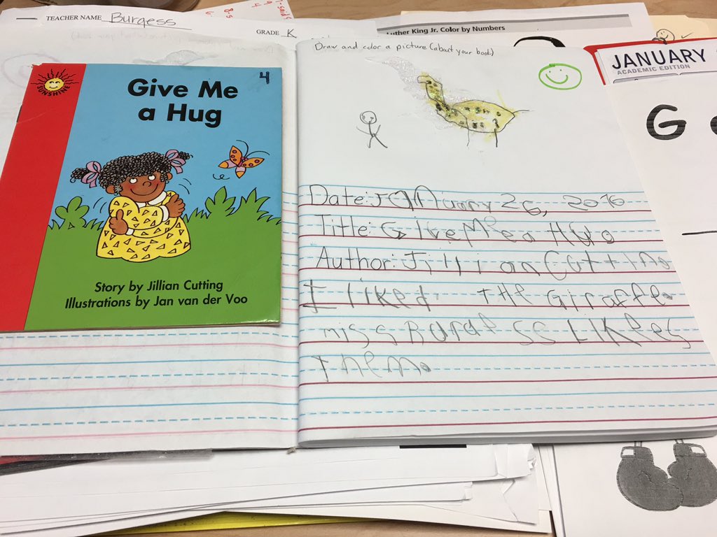 RockfishKinder's tweet photo. We have started take home reading journals with our friends this nine weeks!! 😊 @RockfishTigers https://t.co/FQmfqDfdAe