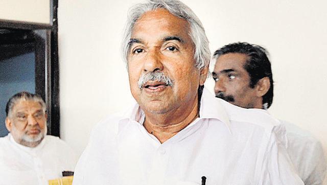 htTweets's tweet photo. Kerala solar scam: Prime accused alleges CM Oommen Chandy accepted bribe https://t.co/YDvoGjx8S0 https://t.co/JaDhTE55BH