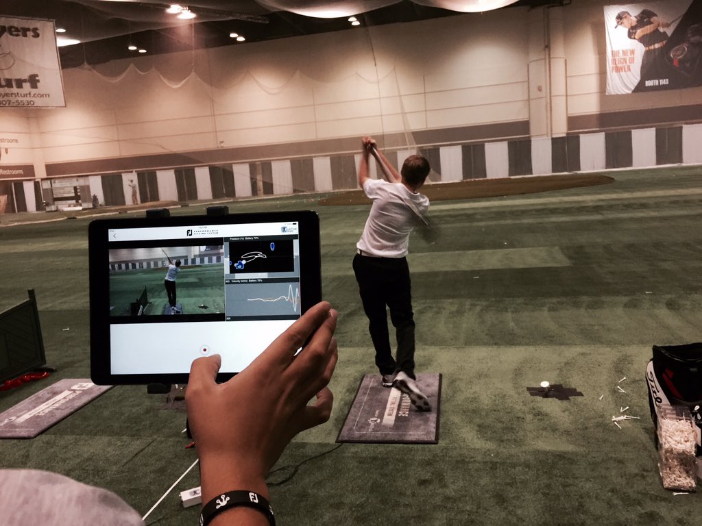 FootJoy's tweet photo. Head down to the range at #PGAShow2016 to find your #FJperformancefit https://t.co/dn0WnYYrsi