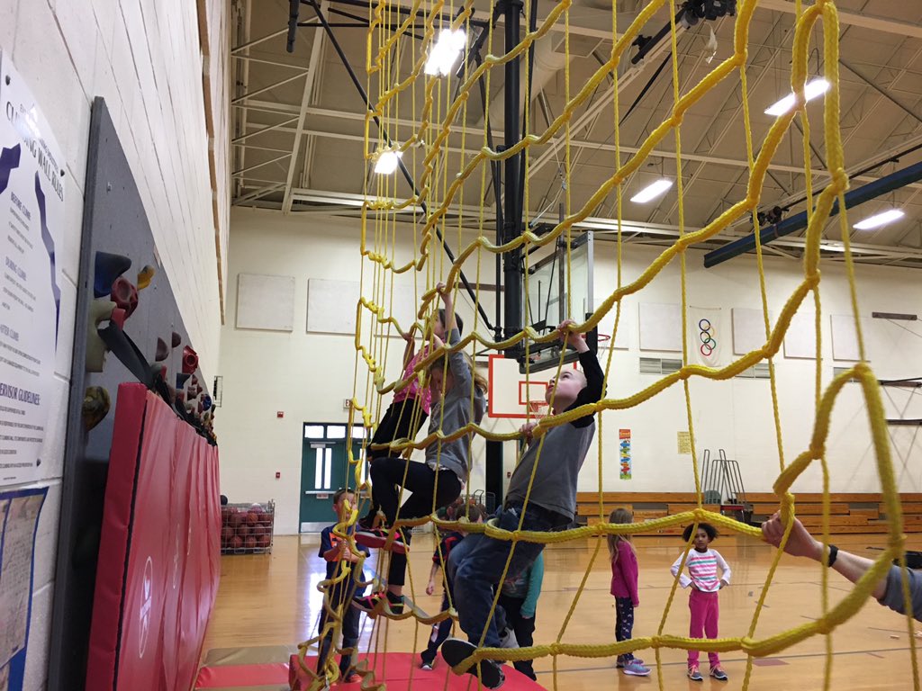 StephenDuff5's tweet photo. Crazy climbers #gymisgreat https://t.co/SJz8eWzbso