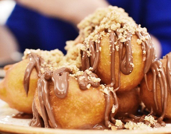 AgoraDelicacies's tweet photo. Hot #loukoumades yeast mix  #doughnut #puffs #Yiotis with #chocolate #spread #merenda
https://t.co/zru8H7vDdx https://t.co/cYxzPwIPAL