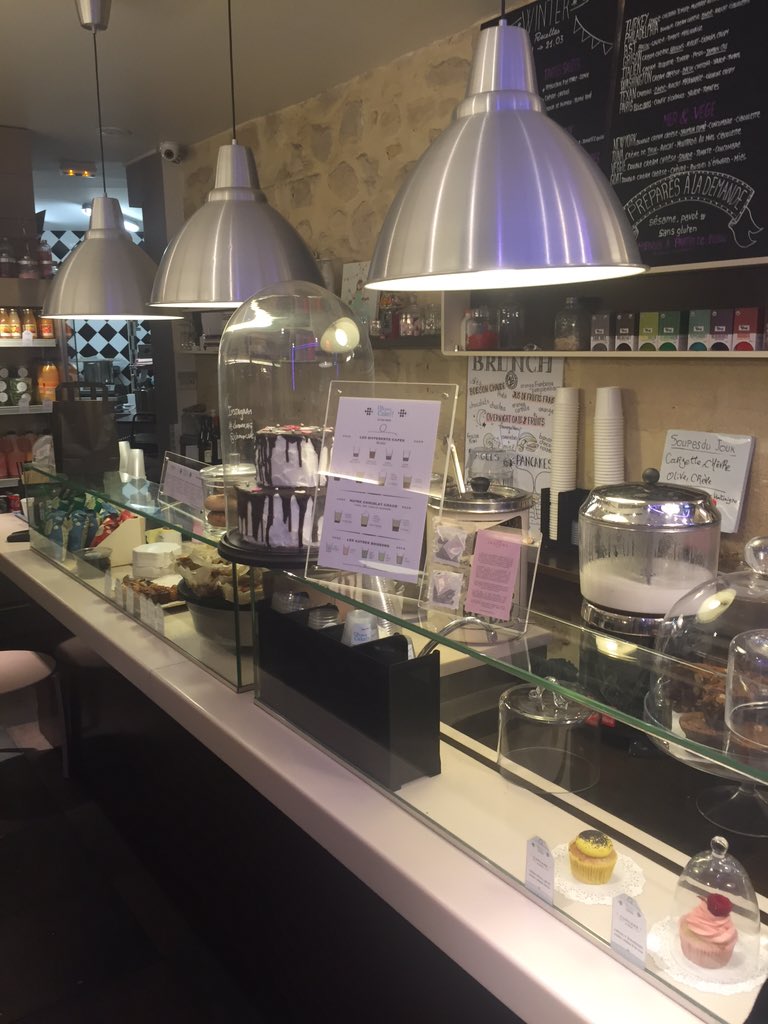 blogromainparis's tweet photo. @Ohmoncake, un véritable paradis pour les gourmands au cœur du 1er Arrondissement ! Avis aux amateurs !! https://t.co/P0BIS0cMYp