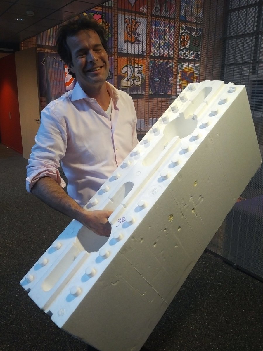 Ronald gaat zo een huis bouwen in rtlz #ztoday. Biofoam sarda.eu 90% lichter, 30% goedkoper rc 7.5