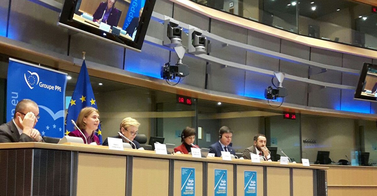 La competitività dell'#UE passa dal riconoscimento del ruolo chiave dell'industria manifatturiera e dei servizi