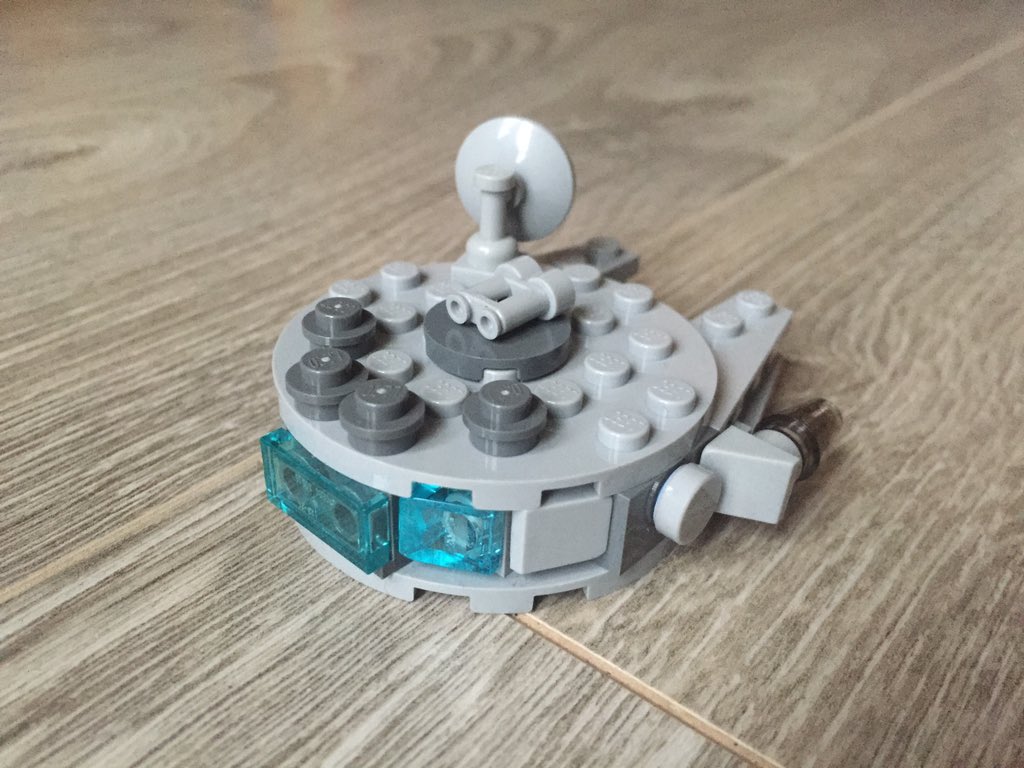 ElliottGoodship's tweet photo. Me and daddy just made a Lego Millennium Falcon! https://t.co/IaKUeRKqSP