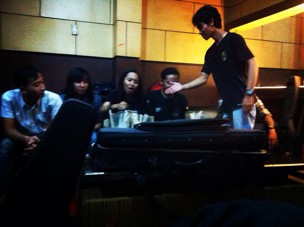 Back stage @liquidJGJ #IndieRock