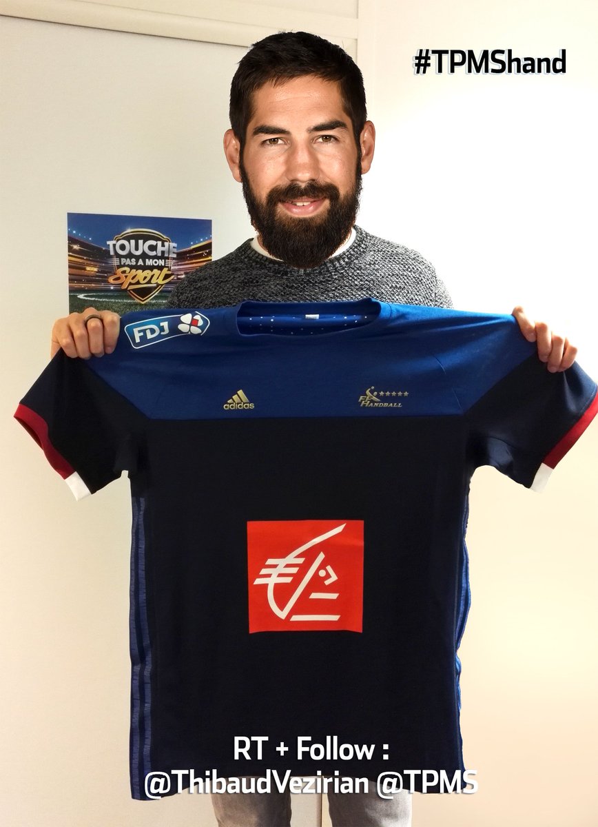 ThibaudVezirian's tweet photo. #TPMShand Le maillot des Bleus à gagner. Faut juste RT et follow ce compte + @TPMS ! Tirage au sort lundi. À vous ! https://t.co/FTb2ZU4IQr