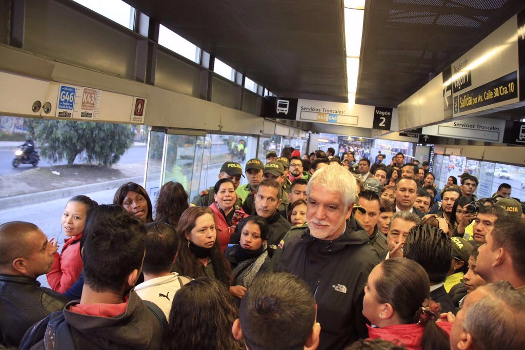 A las 5:30 estuvimos con MinTransporte y el equipo Movilidad distrital en Soacha-San Mateo para explorar soluciones