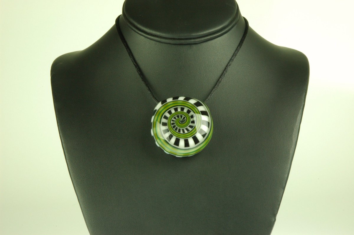 TobaccoLEAFinc's tweet photo. Hollow Cab #Pendant by #Kennaroo. Available at https://t.co/O76yqIaZOG https://t.co/Vs7rvMMW5r