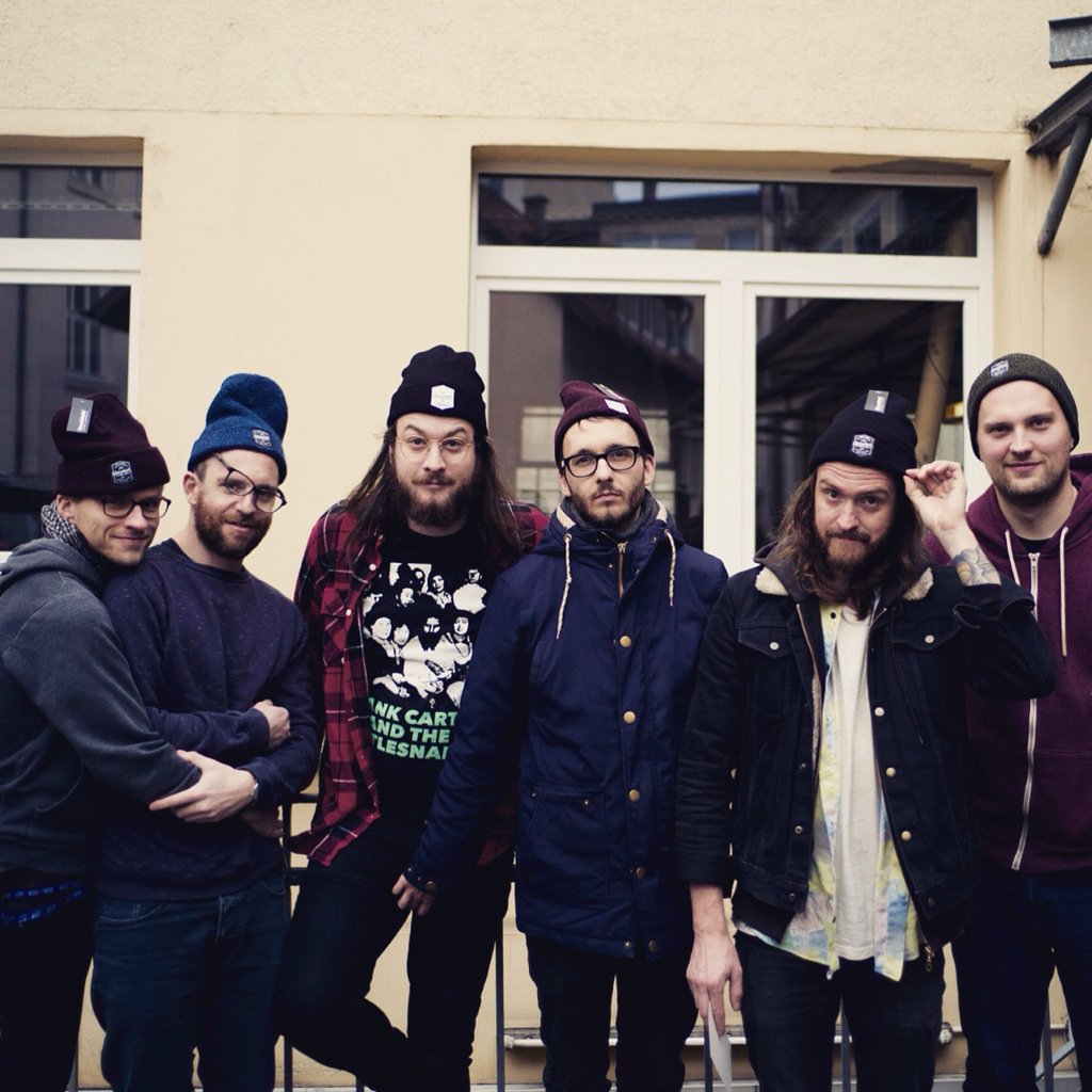 Heisskaltmusik's tweet photo. +++Netzladen+++ Sexy @smile_and_burn rockin them new beanies! #netzladen https://t.co/M3q1BPpEOf