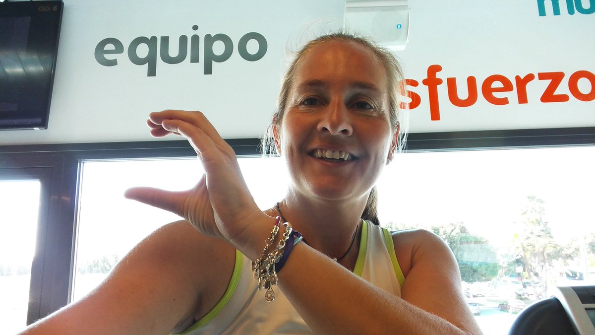 navarrocarolina's tweet photo. #TeamCyC #equipo!!! Seguimoosss @ceciliareiter !! La próxima hago bien la 'C' jaja https://t.co/vrg5BGMGGD