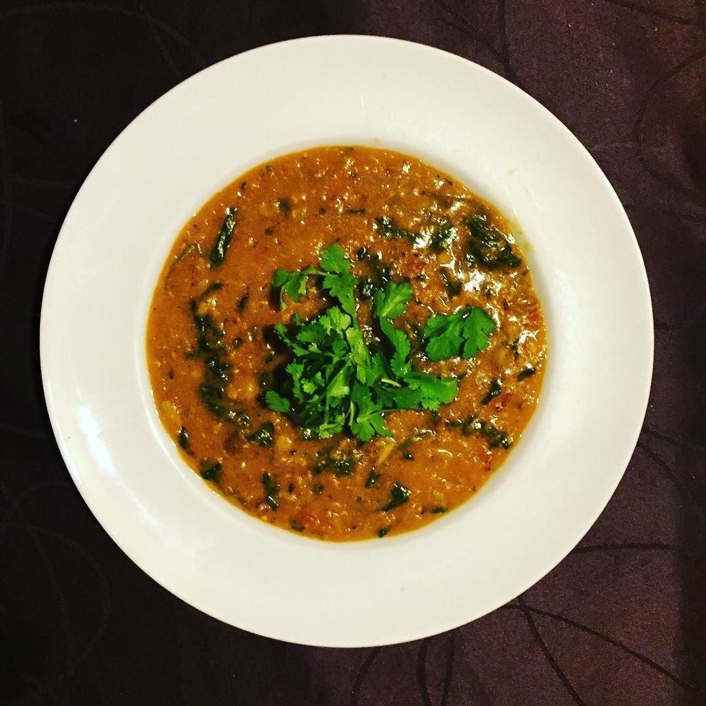 Benjijohansen's tweet photo. Lentil + ginger + garlic + coconut milk+ tomatoes + spices = super delicious comfort food … https://t.co/8PhywAfKj3 https://t.co/Ais3i6922b