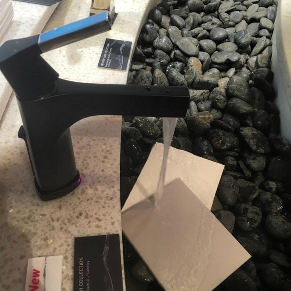 Silestone's tweet photo. A3: @CarrinoAnthony + @ColaneriJohn spotted matte fixtures for us that compliment high-gloss surfaces. #KBTribechat https://t.co/DtnbehgjdF