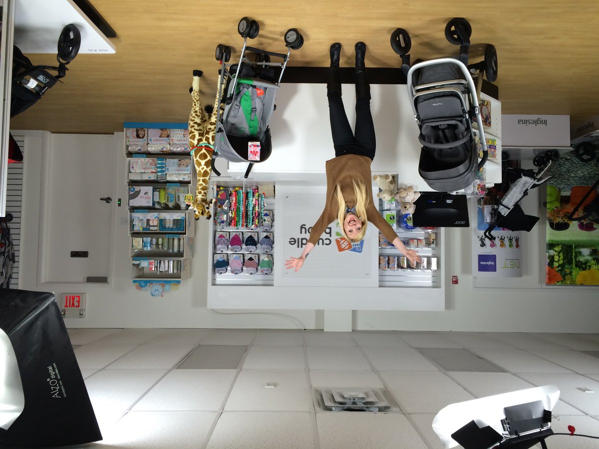 Gogo_Studios's tweet photo. We just have too much fun playing with these baby products... #gogostudios #gogo #cuddlebaby #giraffe #storefront https://t.co/DQGBhGS0tG