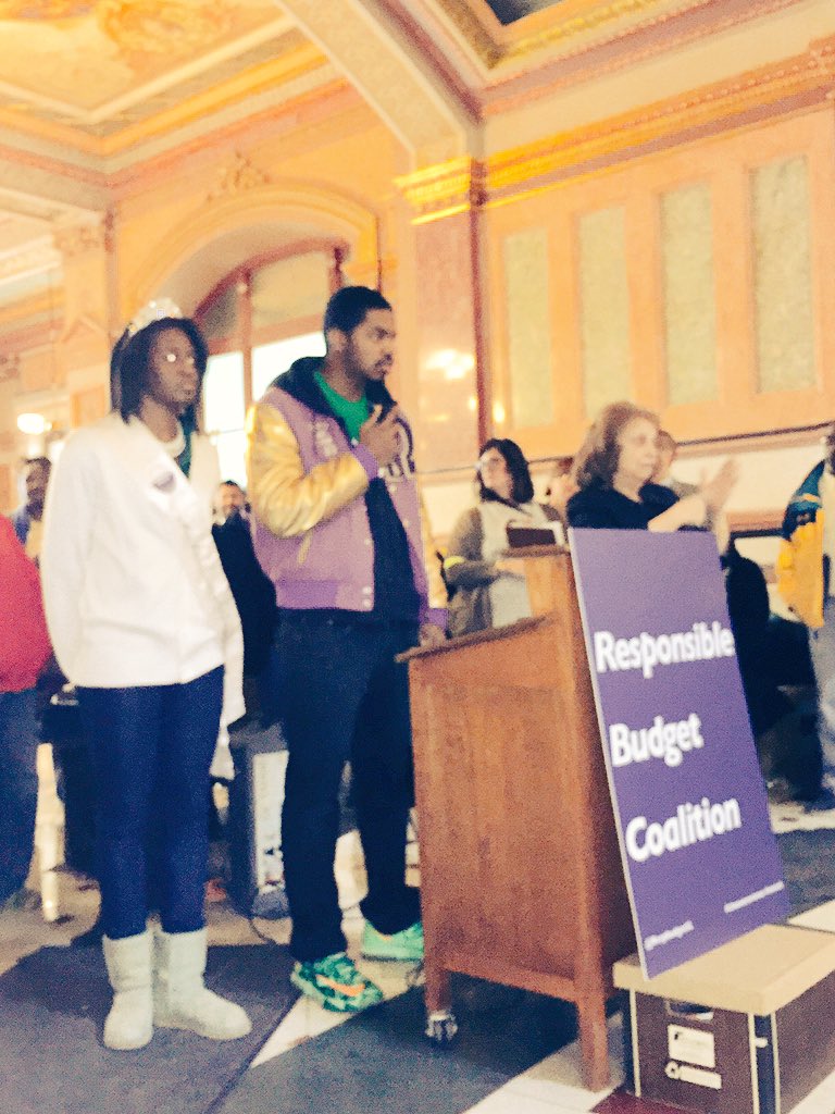 CitizenActionIL's tweet photo. Chris Glenn of Chicago State University: "W/o proper funding, CSU in danger of shutting down" #nocuts #revenuenow https://t.co/nOznTFlFA7