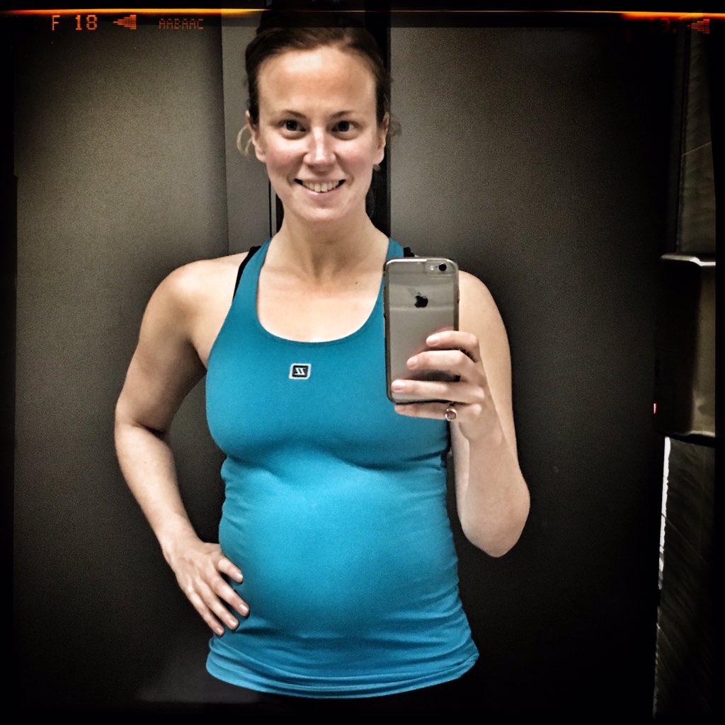 #preggopt trying to sweat stylishly! Thanx <a href="/ZAAZEEUK/">ZAAZEE.co.uk</a> <a href="/DebTodd21/">Deb Todd</a> #fitfam #trainingthebump