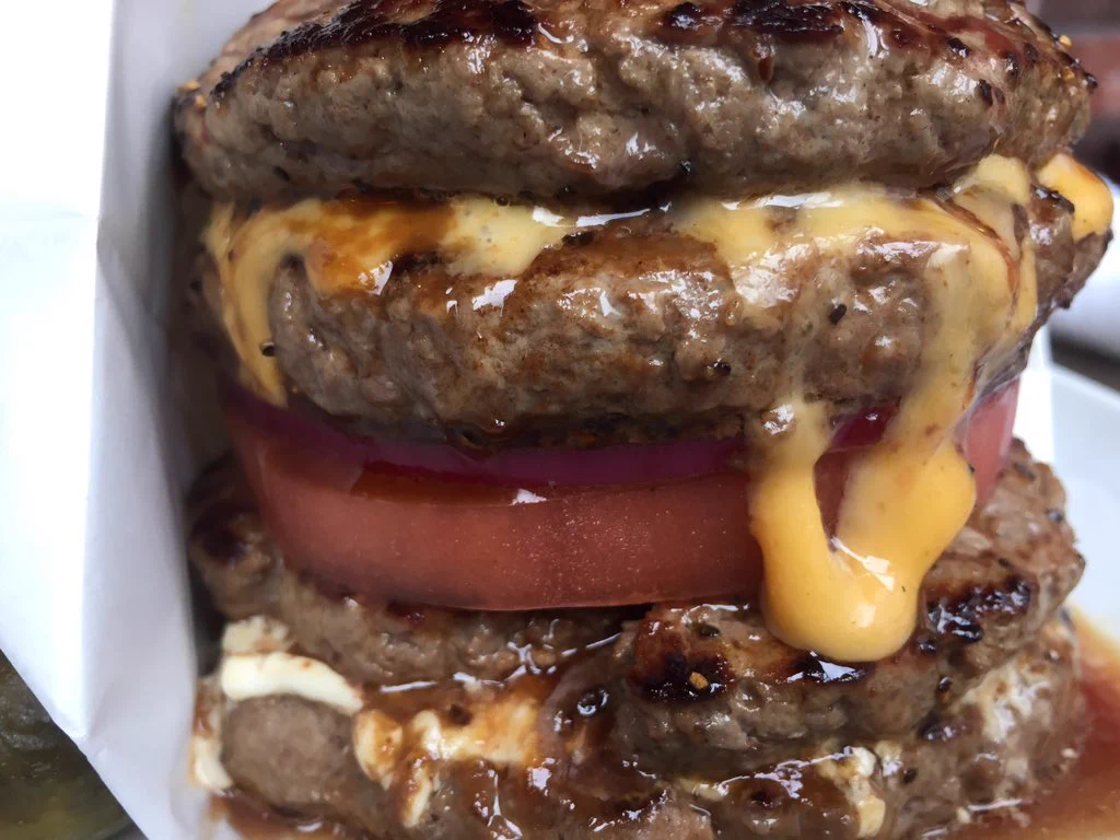 バンズなしのハンバーガーがワイルドすぎるｗｗｗ