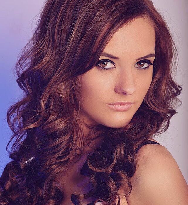 GlamourbyVicki's tweet photo. @hairdressertalk please feel free to share my things 👌😉 #salonclient #hairextensions #microbeads #Remy #humanhair https://t.co/WUQ9XyzXSK