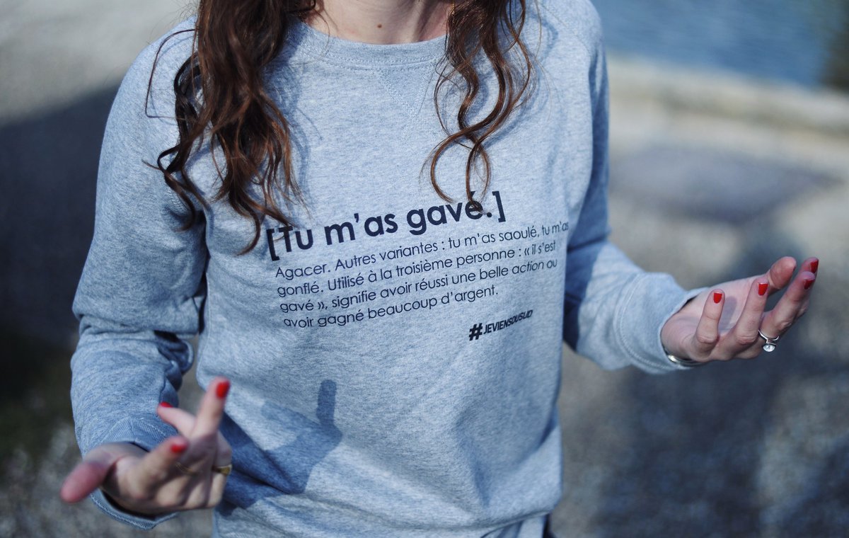 jeviensdusud_'s tweet photo. Tout le shop Je Viens du Sud avec le code "icicestlesud" à -50 : https://t.co/Rvxd2alBnI #JeViensDuSud #triaaangles https://t.co/Tc6MIYsGAn
