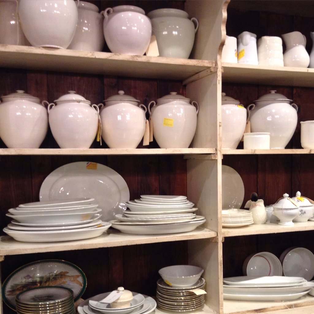 backrowhome's tweet photo. Kitchen love!!! #lettherebewhite #frenchantiques #frenchkitchen #culinaryantiques #newshipment #shophouston https://t.co/ibutFroU2T
