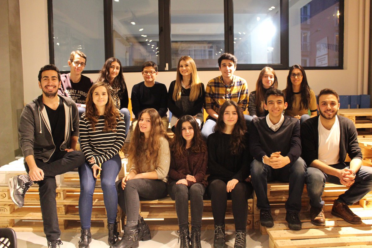 İlk STARTer'larımızdan Cağaloğlu Anadolu Lisesi öğrencileri ile birlikte ekibimizle Youngpreneurs Open Day'deydik!