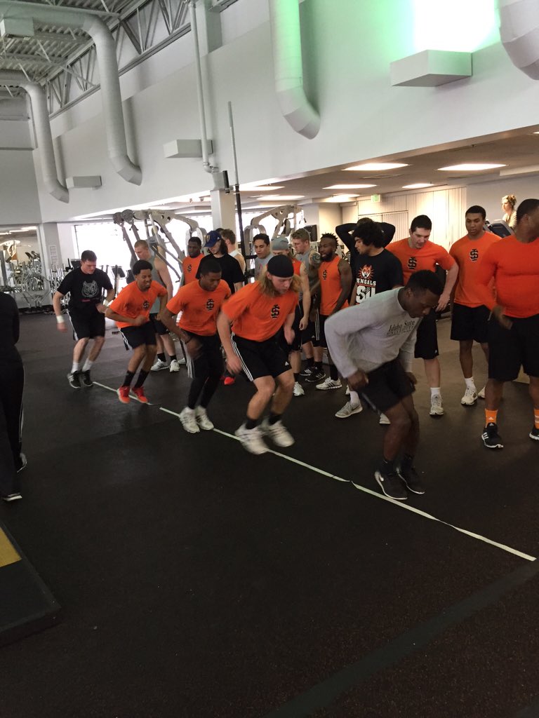 CoachToone's tweet image. DO WORK! Bengals grinding in the weight room getting ready for a new year! #bengalstreak