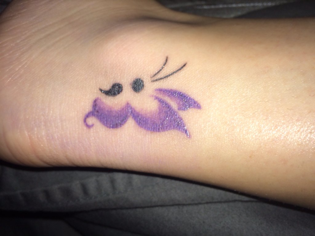 jrcg03's tweet photo. Tattoo in support for my sister who battles with depression every day! #semicolon #BellLetsTalk @bec005 https://t.co/fnpJEZeMPf