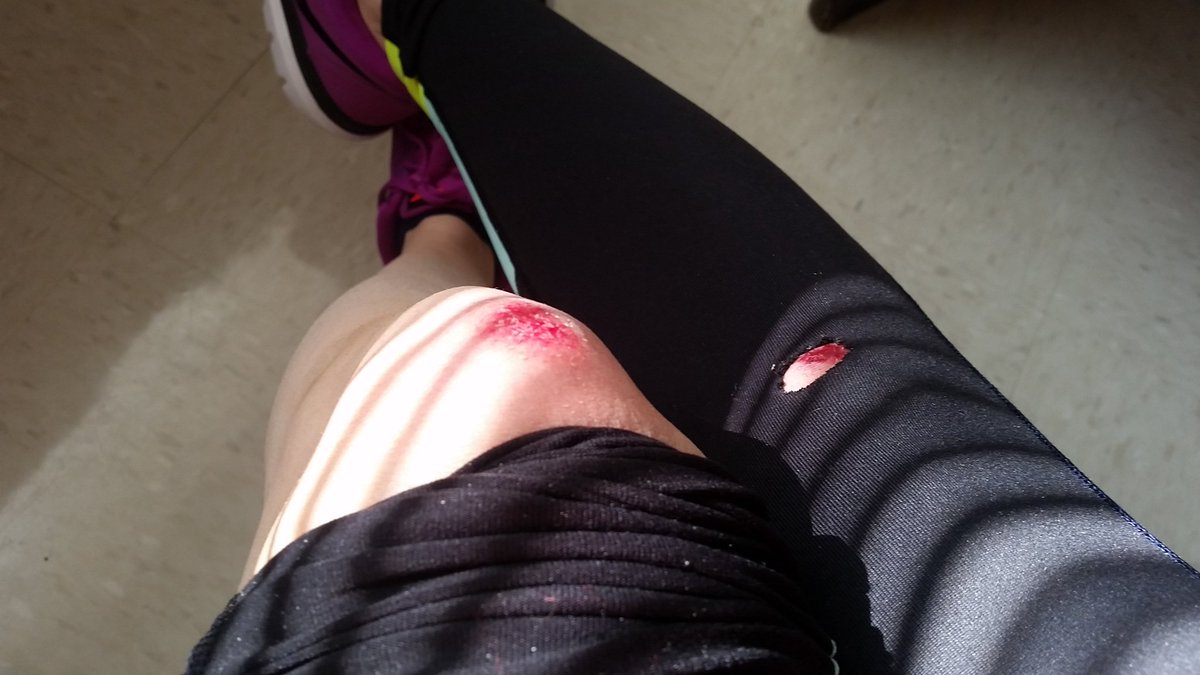 BGABillyShakes's tweet photo. The things I do for my audience--this is why poets are not known for their physical prowess. #BGA5v5 #ruffs>gymshoes https://t.co/zo9TEthnJ5