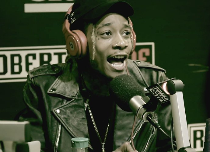 Augustt_Lyte's tweet photo. Wiz Khalifa Turns Adele’s ‘Hello’ Into a Stoner Anthem Because He’s Wiz Khalifa https://t.co/huGCKZJbJq https://t.co/p35FjZMg3S