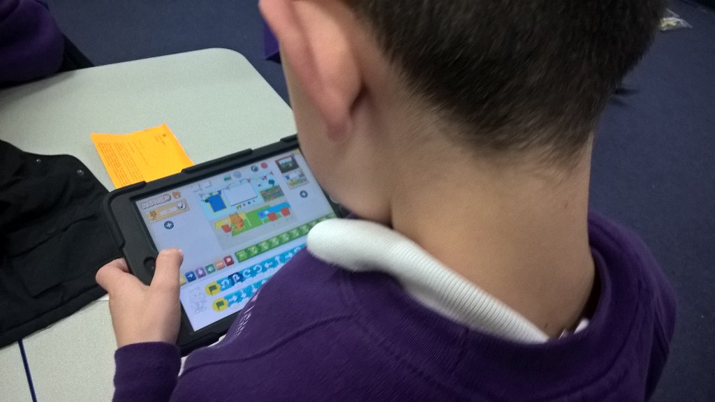 turnitonNoddy's tweet image. @TIOteaching - Yr2 @CodeClub using @ScratchJr creating amazing animations &amp;amp; adding own voices too!
