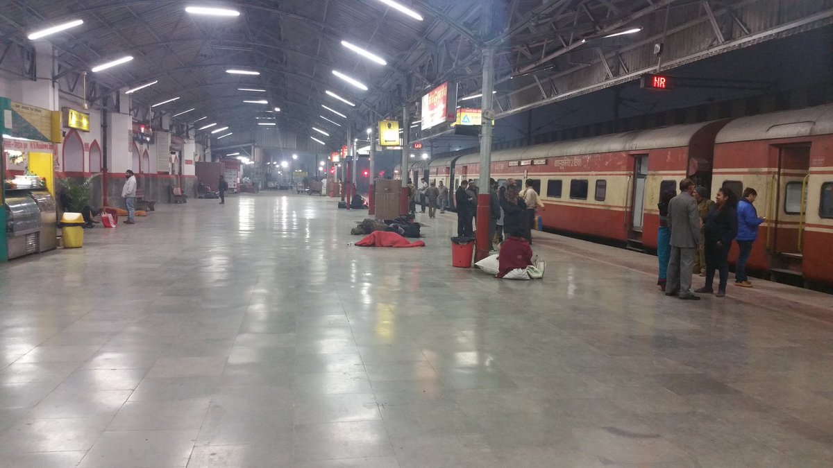 Dr.Ahtesham Siddiqui (@ahteshamfin) on Twitter photo <a href="/sureshpprabhu/">Suresh Prabhu</a> रात 11.30 की सफ़ाई <a href="/RailMinIndia/">Ministry of Railways</a> <a href="/GM_NRly/">GM Northern Railway</a> कुछ तो बदला हैं <a href="/RailwayNorthern/">Northern Railway</a> @drmlko25 कमाल हैं <a href="/sureshpprabhu/">Suresh Prabhu</a> रात 11.30 की सफ़ाई <a href="/RailMinIndia/">Ministry of Railways</a> <a href="/GM_NRly/">GM Northern Railway</a> कुछ तो बदला हैं <a href="/RailwayNorthern/">Northern Railway</a> @drmlko25 कमाल हैं