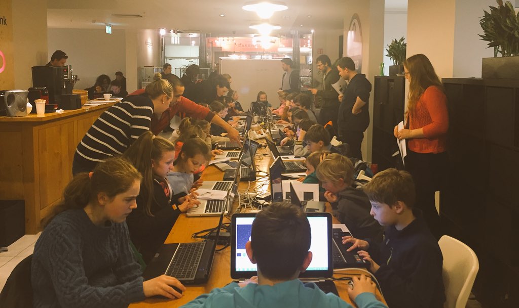 LillianEdmiston's tweet image. RT  Dojo fully underway here with 35 ninjas learning scratch #HTML &amp;amp; Raspberry_Pi #coderdo…