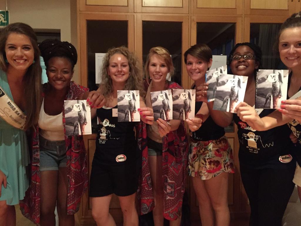 The girls of <a href="/auroraPSO/">Aurora PSO</a> &amp; #HuistenBosch are excited about their <a href="/movepretty/">movepretty</a> vouchers &amp; <a href="/MiasTraining/">Mia's training</a> opening week!