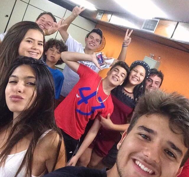 OfcRocha's tweet photo. Galera #carrosselofilme2 https://t.co/zB18Ngn052