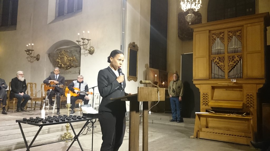 Sveriges Kultur &amp; Demokratiminister talar i S:T Jakobs kyrka den #romska högtitshållande av förintelseoffrens dag.